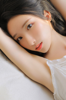 爸爸开车我抱着妈妈去姥姥家
